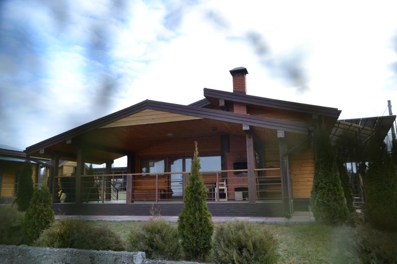 Villa Хомене à Rzhyshchiv Extérieur photo