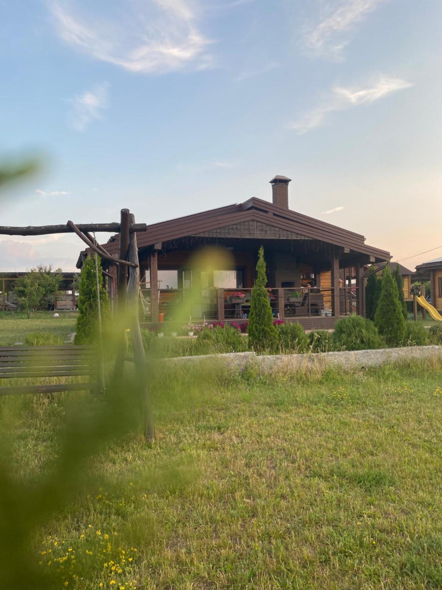 Villa Хомене à Rzhyshchiv Extérieur photo